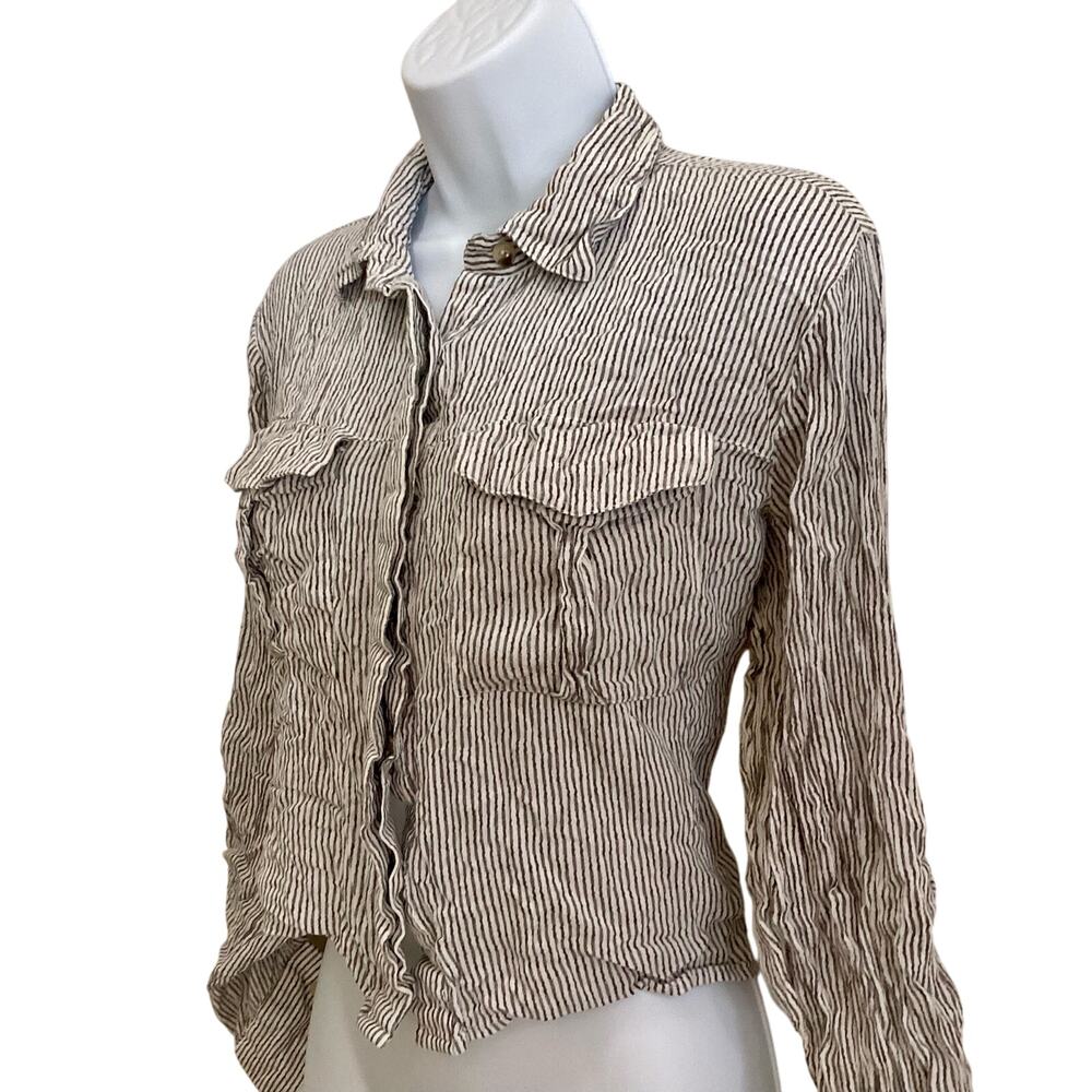 Sim & Sam Cropped Button Down - Picture 2 of 6